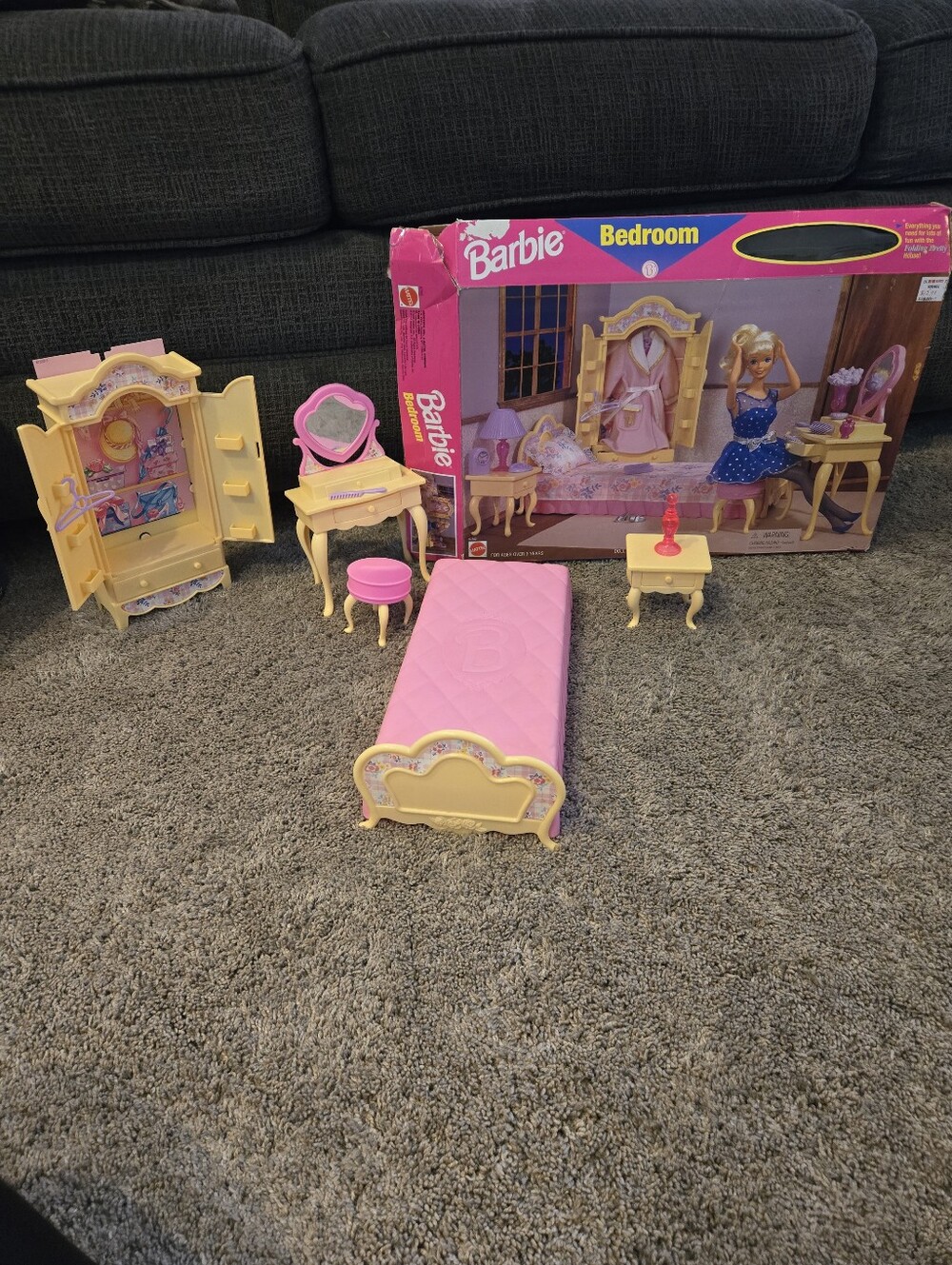 1996 Barbie Folding Pretty House Bedroom Vanity Chair Closet Nightstand
